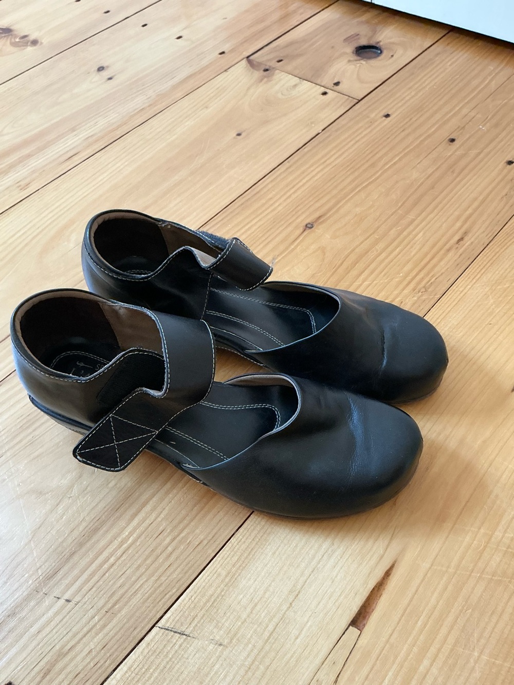 L'Artiste by Spring Step Gloss Leather Mary Jane Flats Black Sz 41 / US 9.5-10